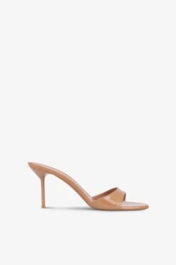 Mules In Caramel Patent Leather