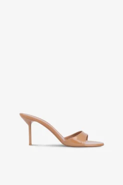 Mules In Caramel Patent Leather